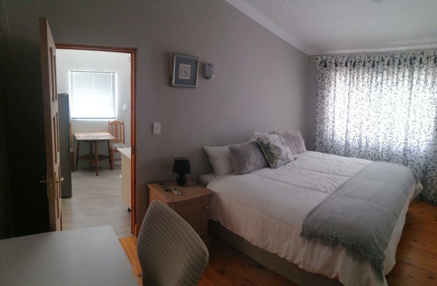 To Let 1 Bedroom Property for Rent in Heldervue Western Cape